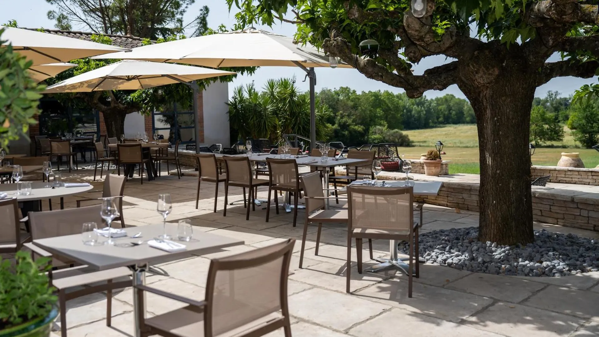 Отель Le Domaine Du Colombier Malataverne 5*,  Франция