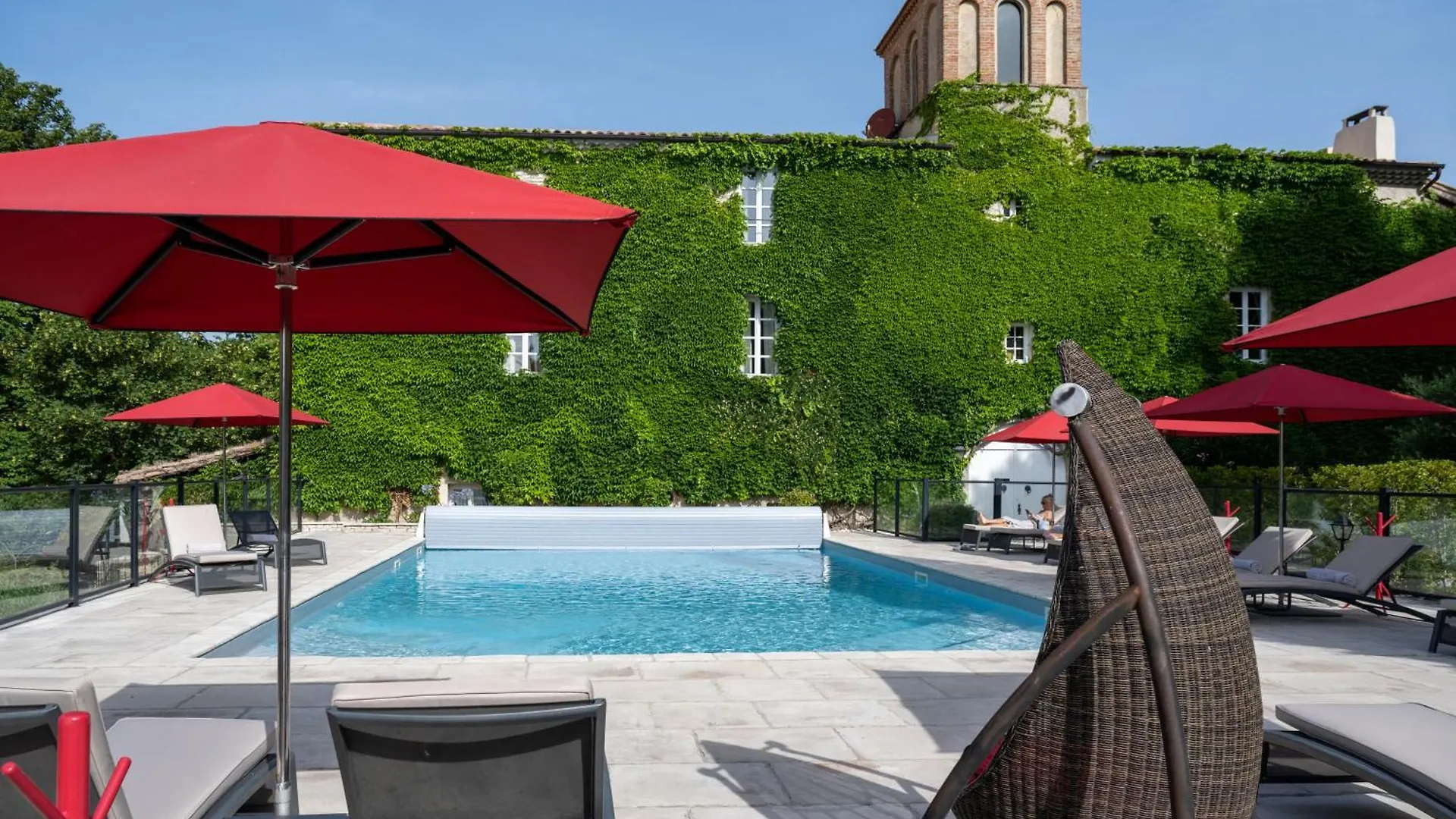 Отель Le Domaine Du Colombier Malataverne