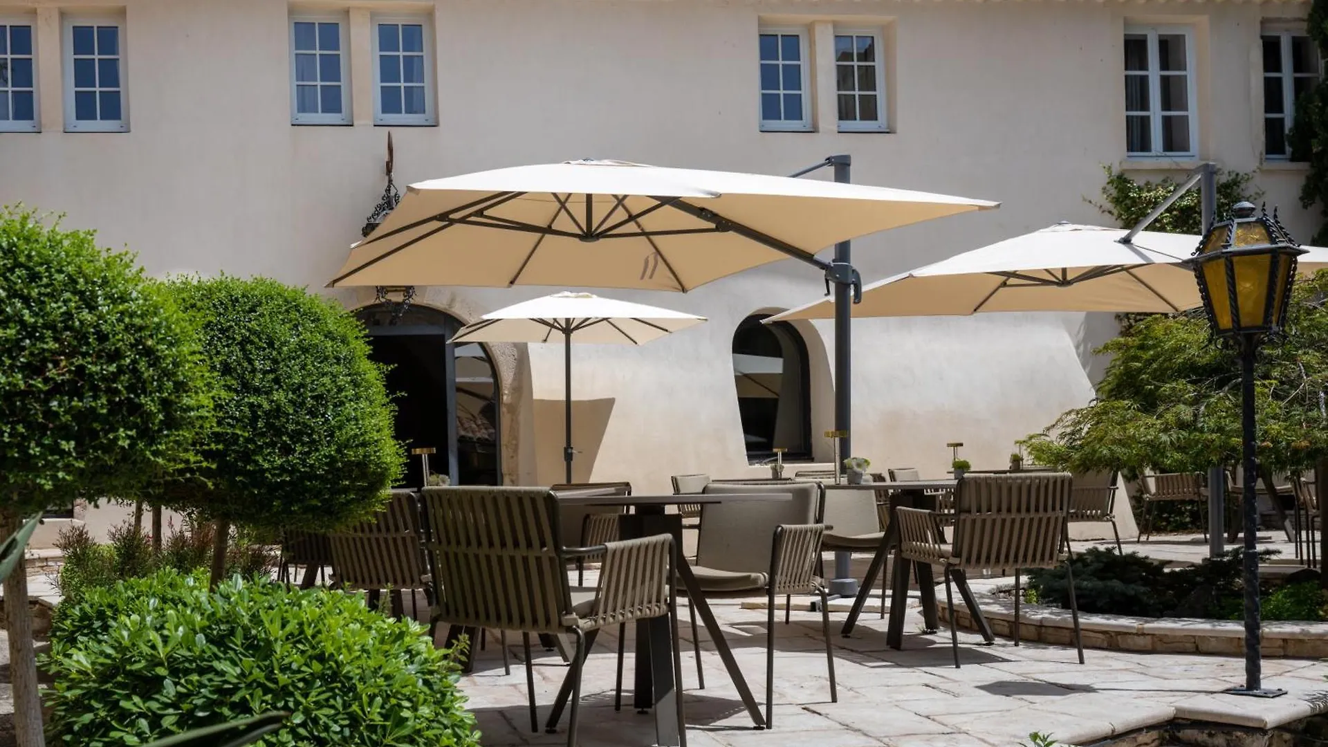 Отель Le Domaine Du Colombier Malataverne