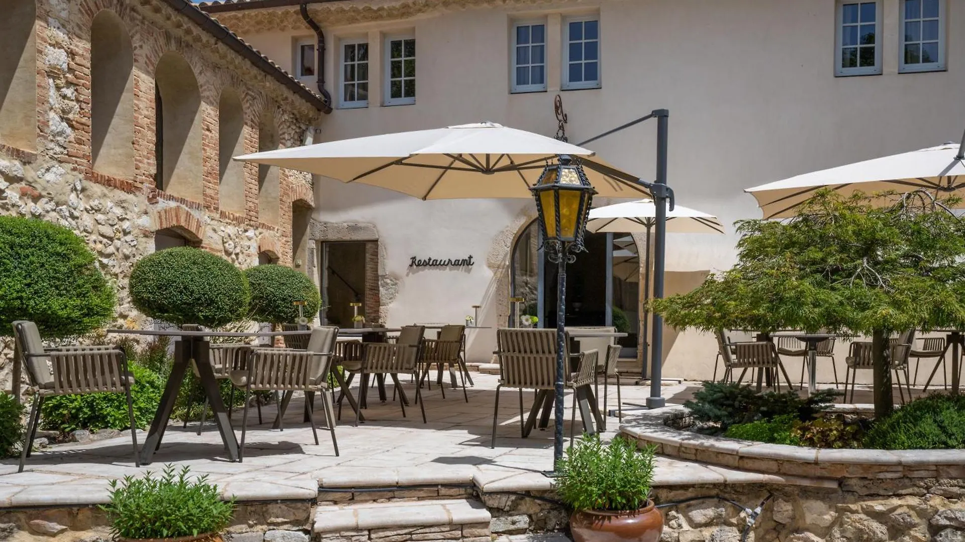 Отель Le Domaine Du Colombier Malataverne