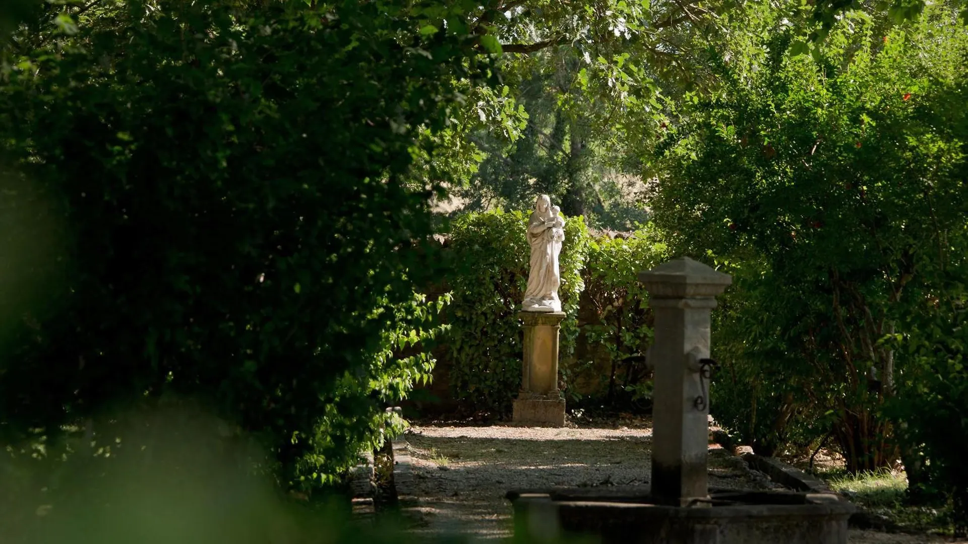 Отель Le Domaine Du Colombier Malataverne 5*,