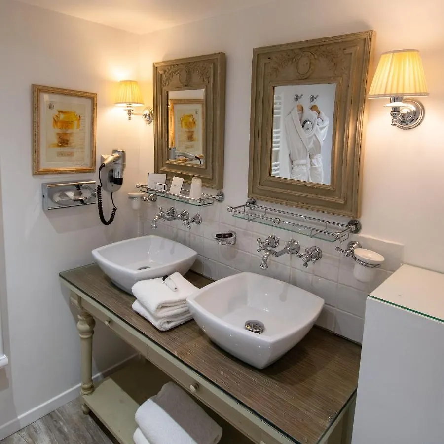 Le Domaine Du Colombier Hotel Malataverne 4*,