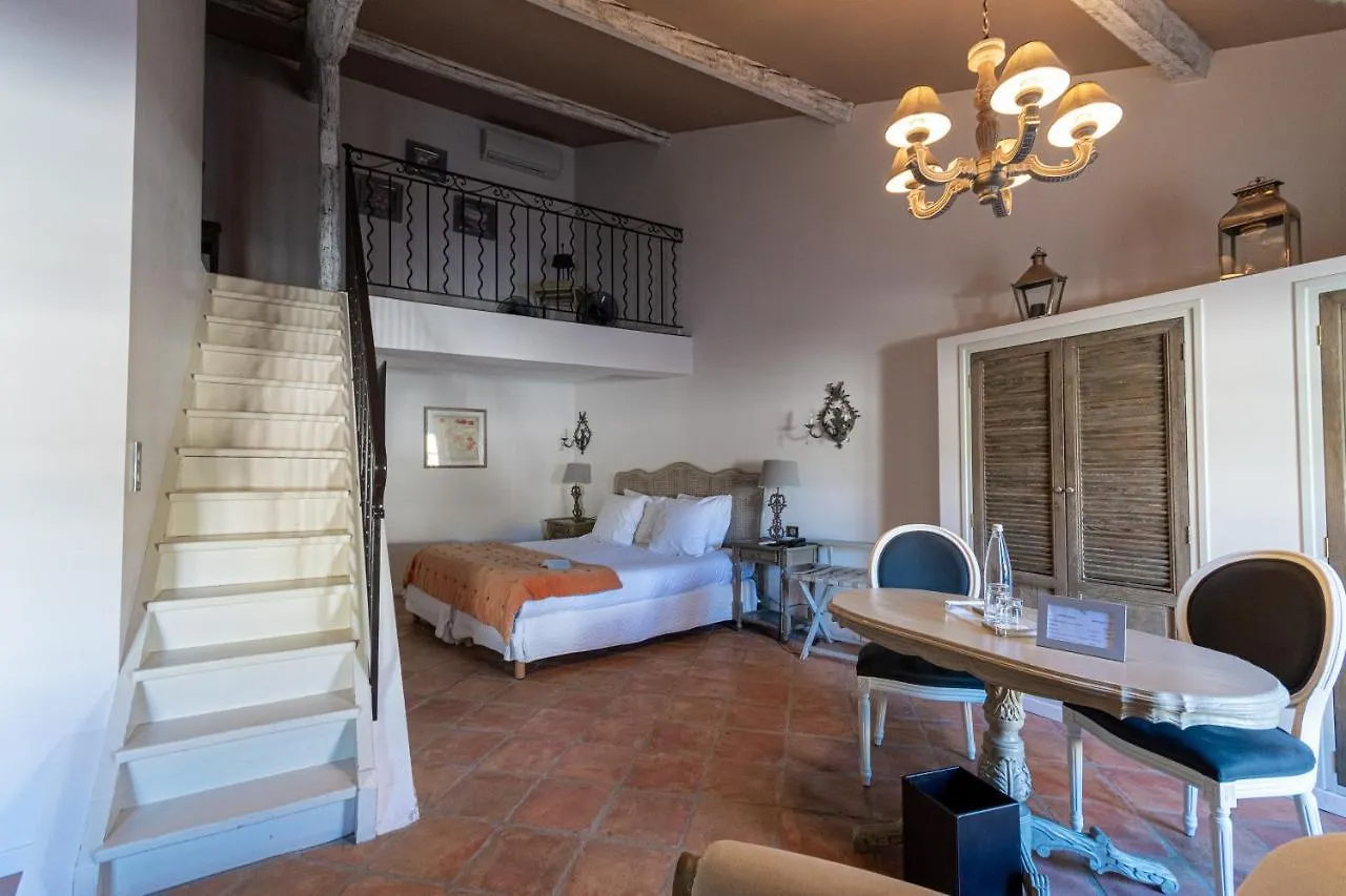 ****  Hotel Le Domaine Du Colombier à Malataverne France